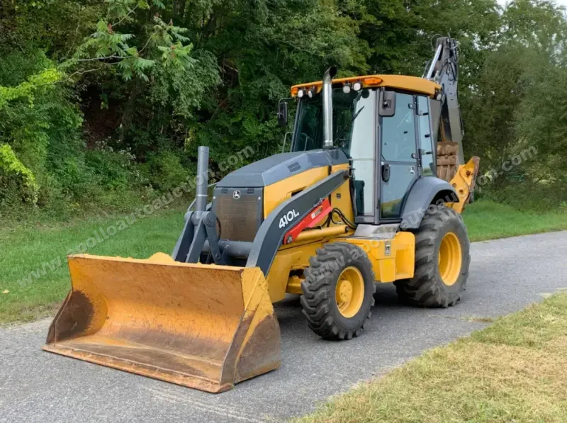 2017 John Deere 410L photo 1
