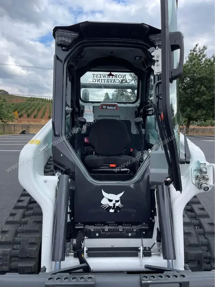 2020 Bobcat T66 photo 18