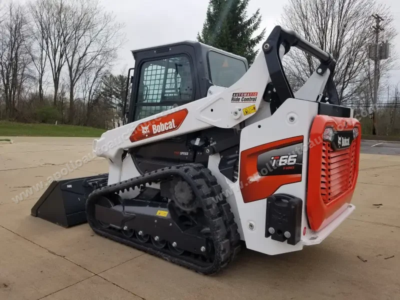 2020 Bobcat T66 photo 12