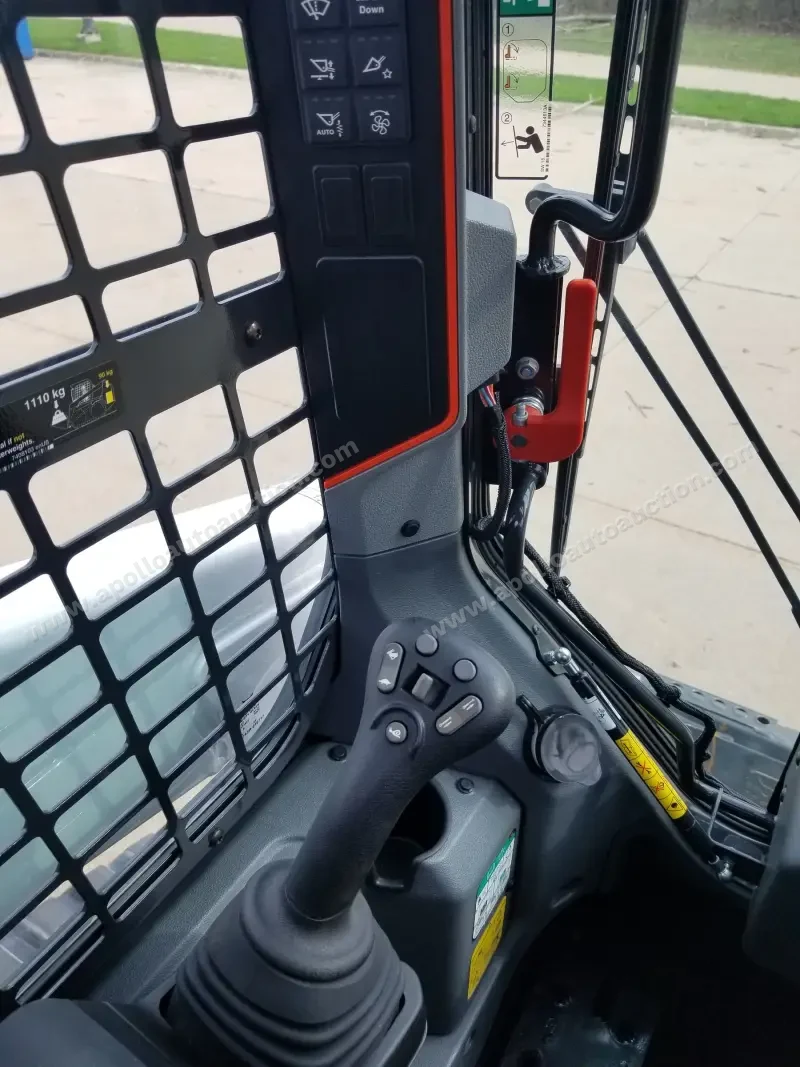 2020 Bobcat T66 photo 7