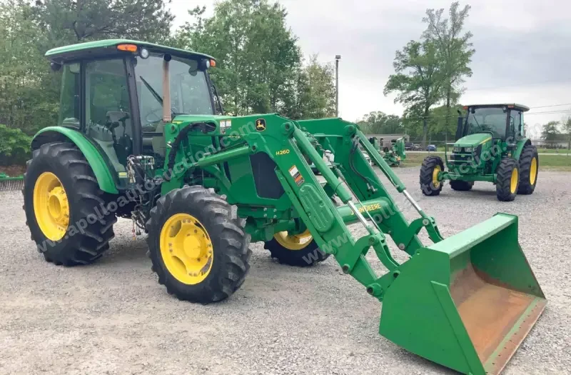 2013 John Deere 5100E MFWD Tractor photo 3