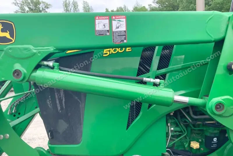 2013 John Deere 5100E MFWD Tractor photo 17