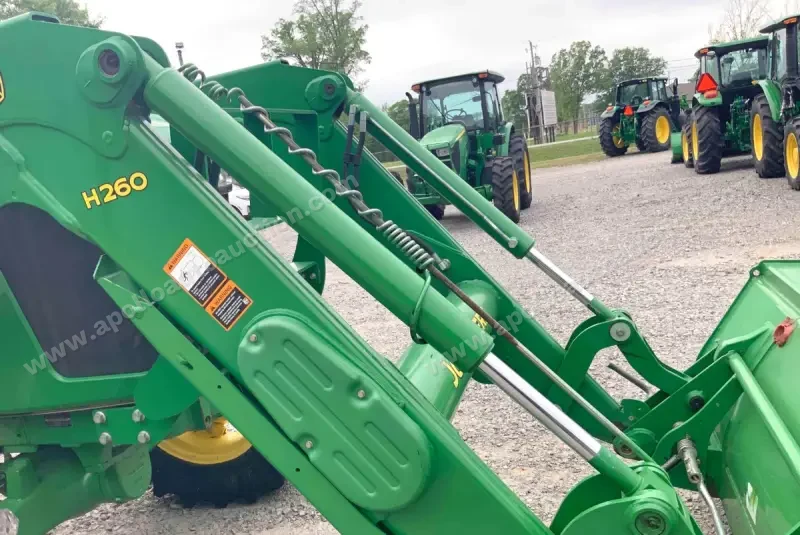 2013 John Deere 5100E MFWD Tractor photo 19