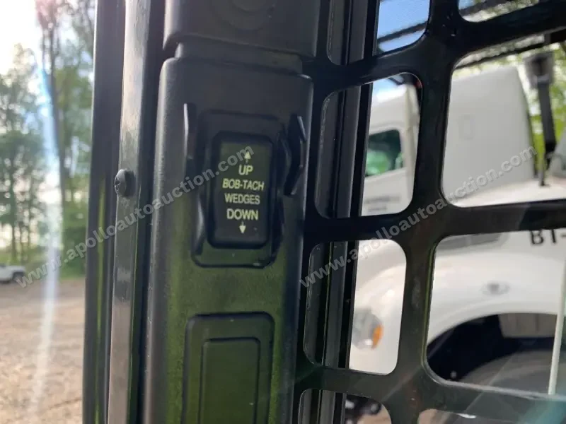 2018 BOBCAT T595 photo 10