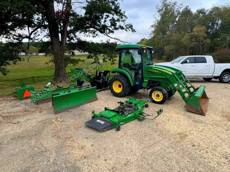2010 JOHN DEERE 3720 + Attachments photo 1