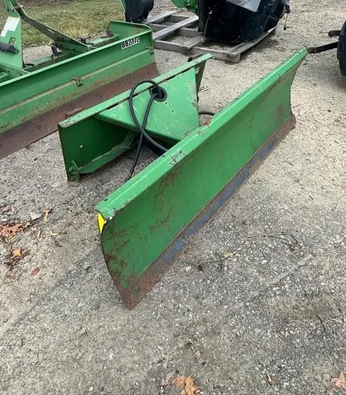 2010 JOHN DEERE 3720 + Attachments photo 30