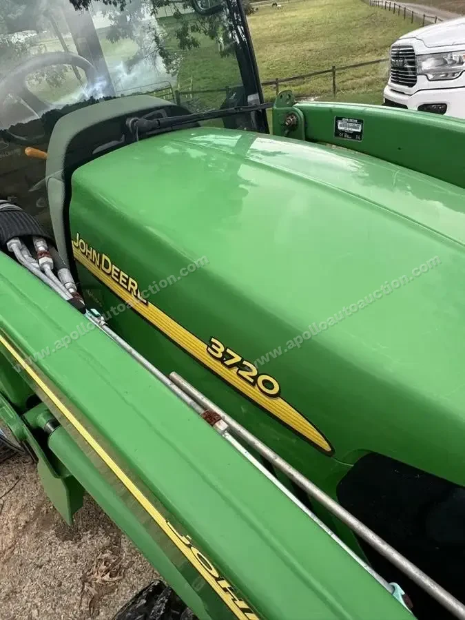 2010 JOHN DEERE 3720 + Attachments photo 19