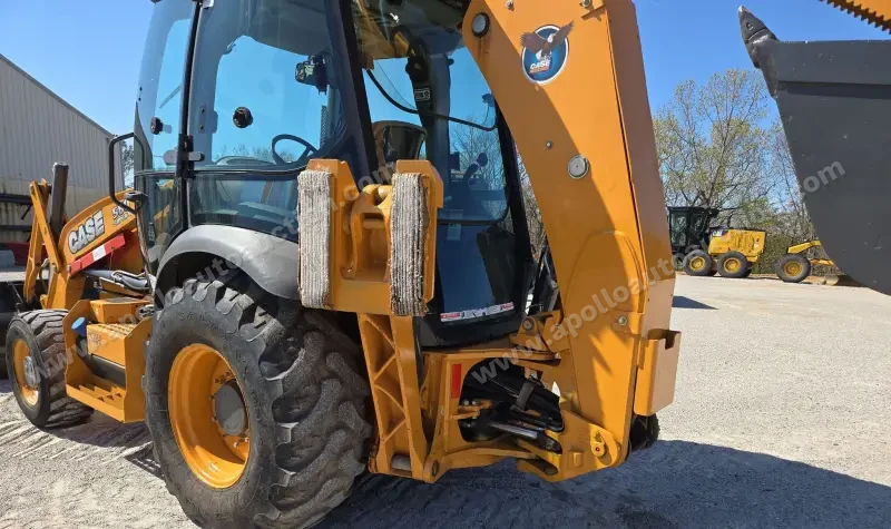2016 Case 580 Super N photo 48
