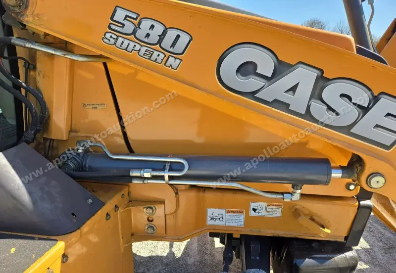 2016 Case 580 Super N photo 33