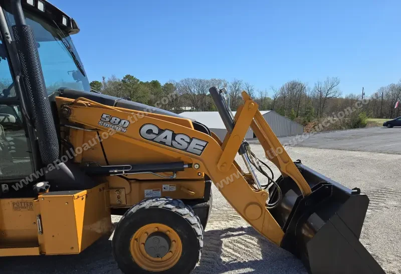 2016 Case 580 Super N photo 32