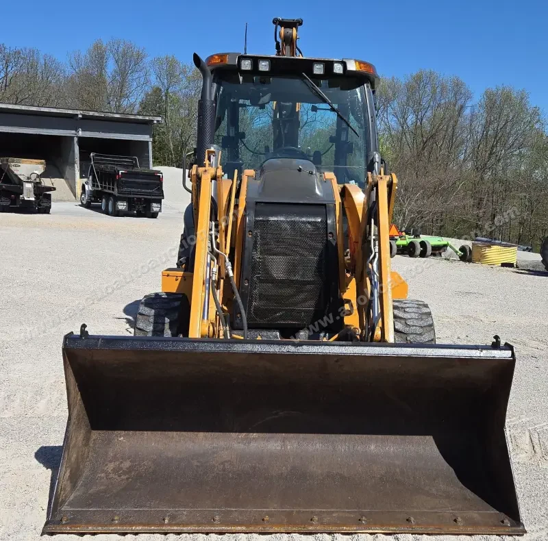 2016 Case 580 Super N photo 2