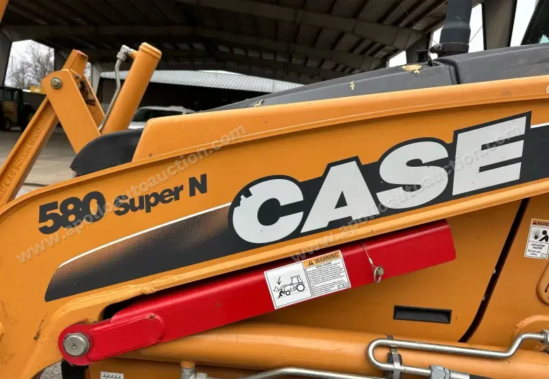 2010 Case 580 Super N photo 56