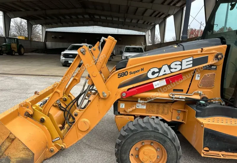 2010 Case 580 Super N photo 18