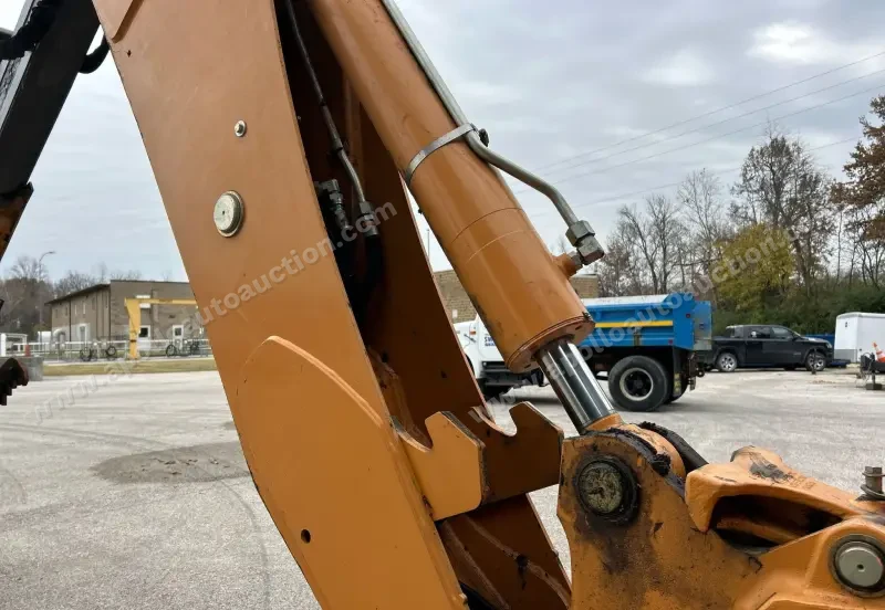 2010 Case 580 Super N photo 36