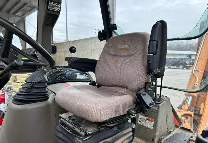 2010 Case 580 Super N photo 59