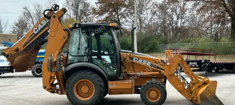 2010 Case 580 Super N photo 4