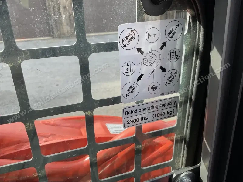 2016 KUBOTA SVL75-2 photo 38