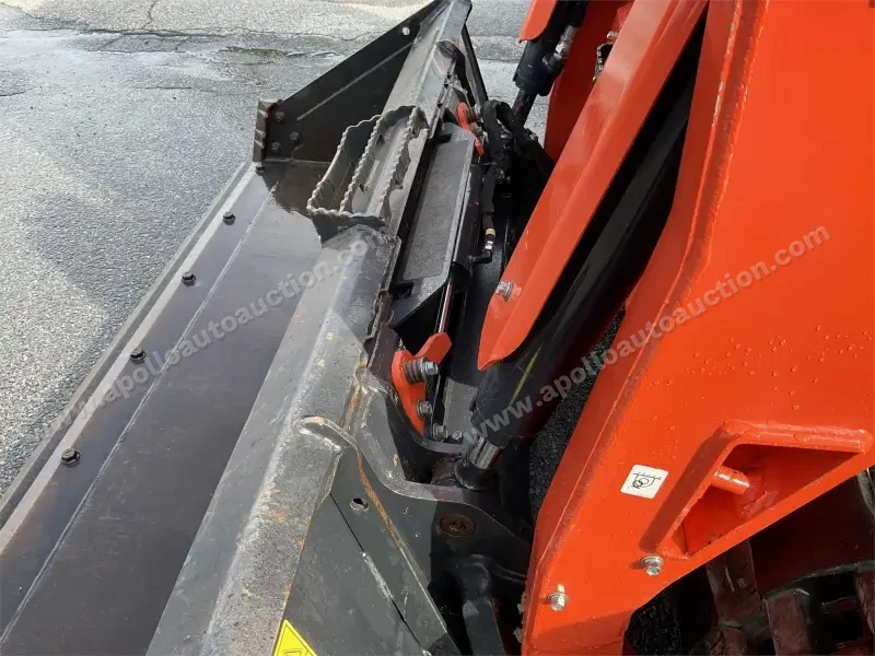 2016 KUBOTA SVL75-2 photo 12