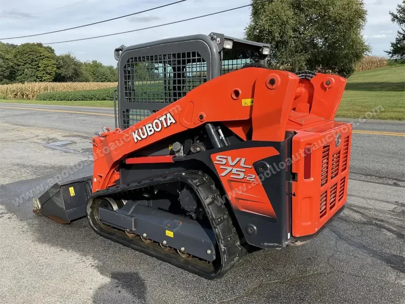 2016 KUBOTA SVL75-2 photo 8