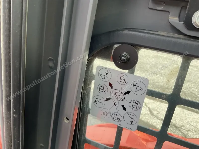 2016 KUBOTA SVL75-2 photo 39
