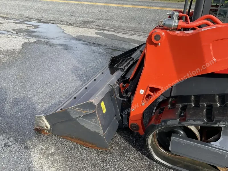 2016 KUBOTA SVL75-2 photo 11