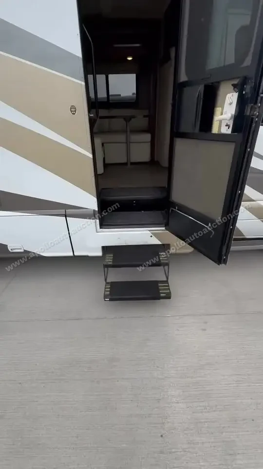 2014 Winnebago View Profile 24G photo 18