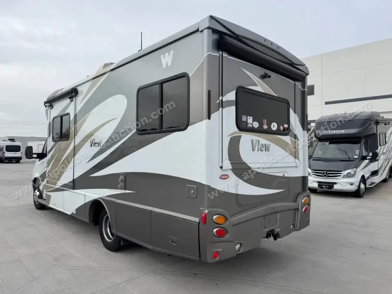 2014 Winnebago View Profile 24G photo 3