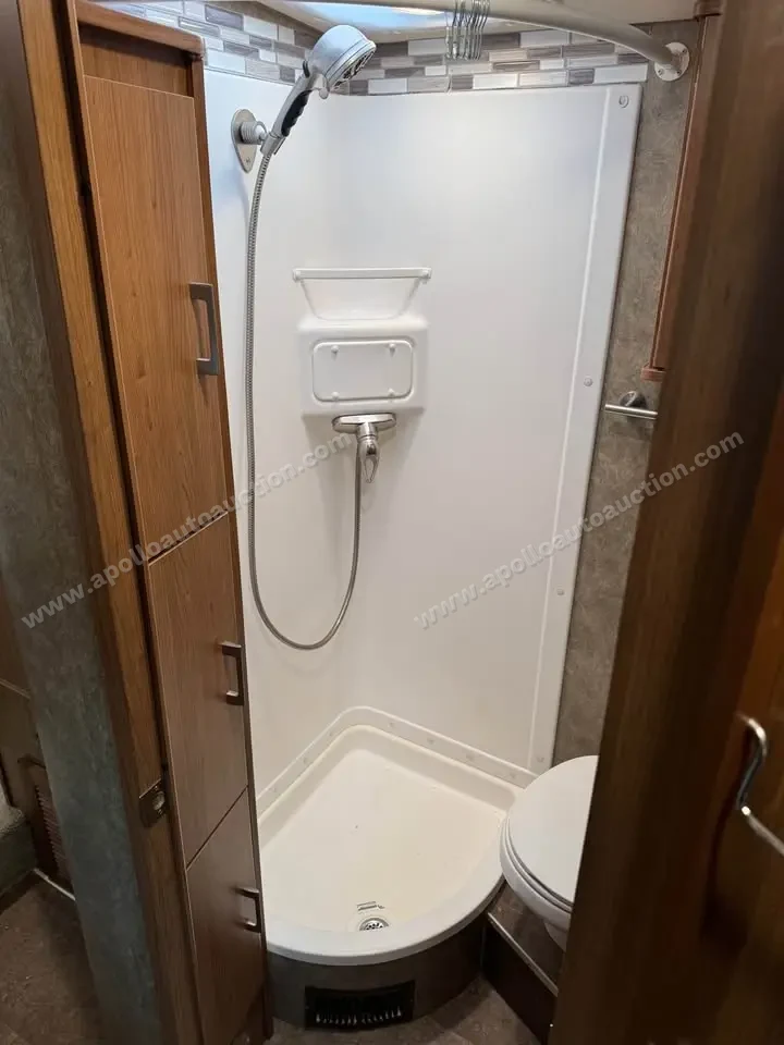 2014 Winnebago View Profile 24G photo 14