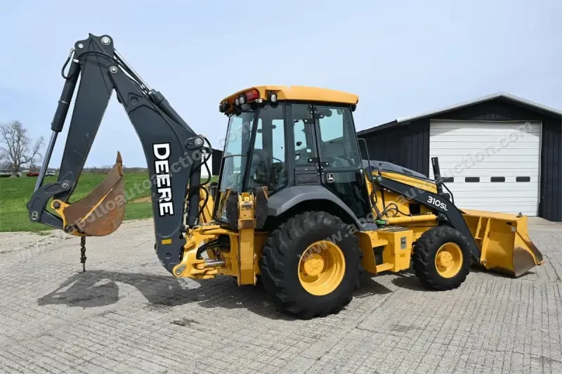 2015 John Deere 310SL photo 14