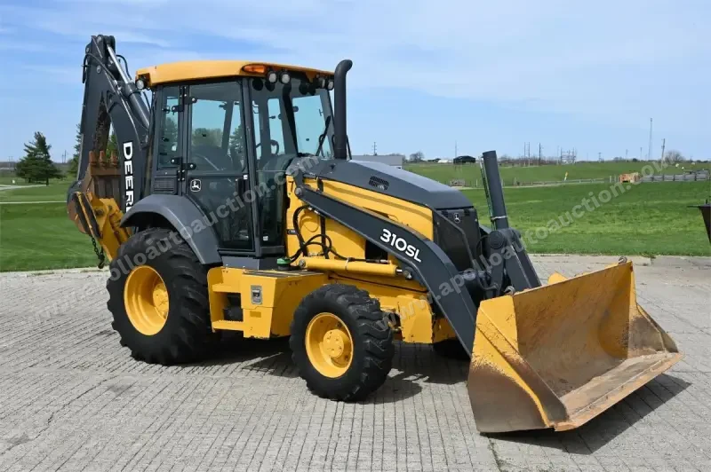 2015 John Deere 310SL photo 16