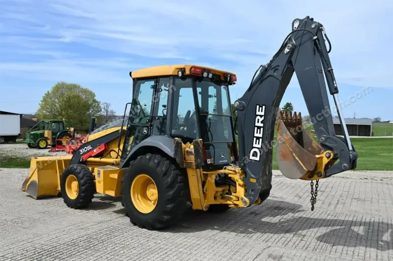 2015 John Deere 310SL photo 3