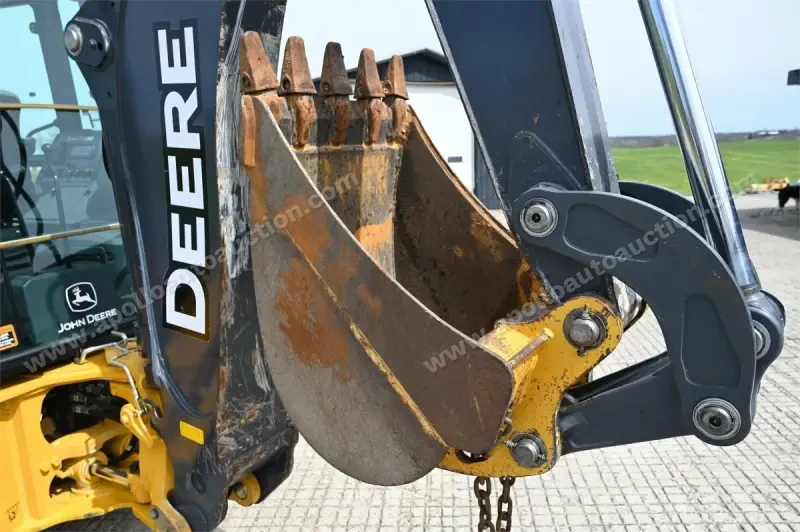 2015 John Deere 310SL photo 10