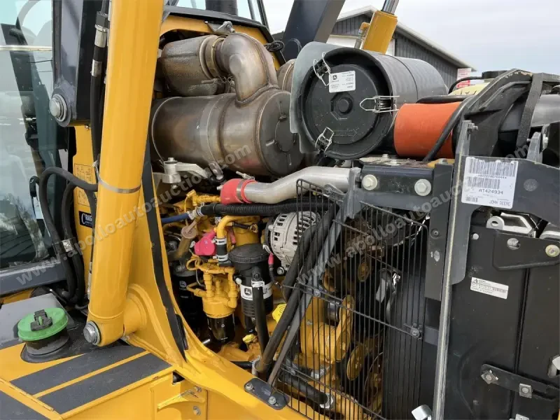 2015 John Deere 310SL photo 30