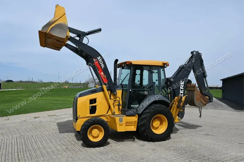 2015 John Deere 310SL photo 5