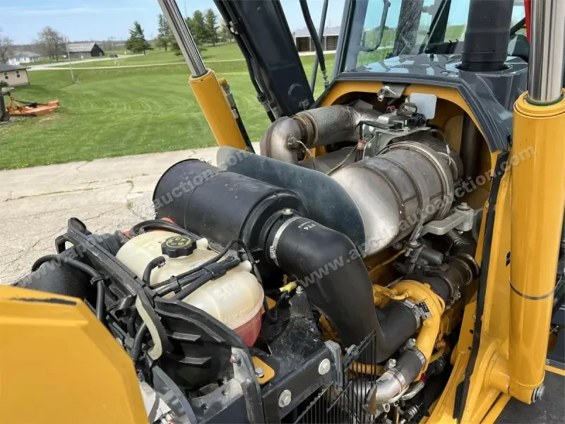2015 John Deere 310SL photo 31