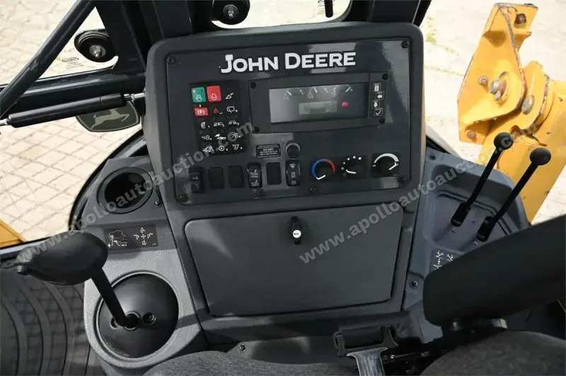 2015 John Deere 310SL photo 39