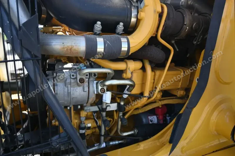 2016 John Deere 310L photo 16