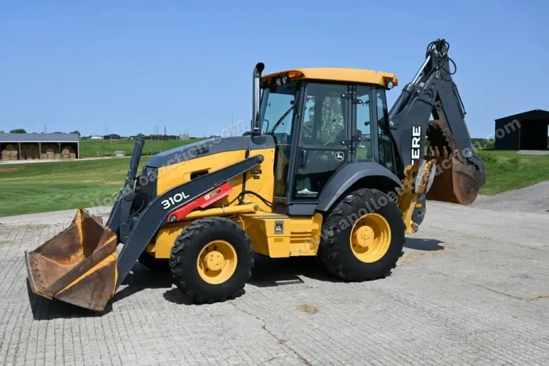 2016 John Deere 310L photo 1