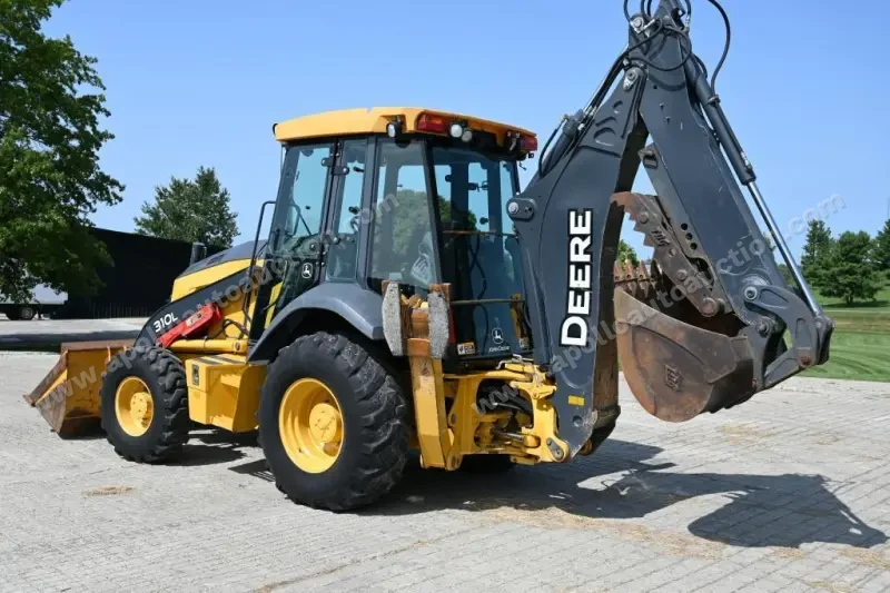 2016 John Deere 310L photo 4