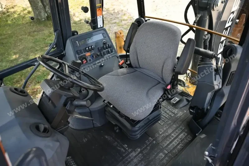 2016 John Deere 310L photo 21