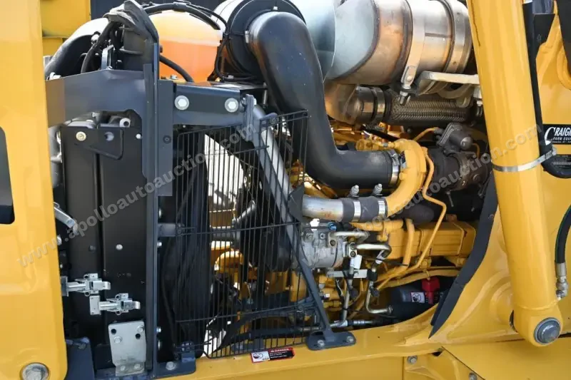 2016 John Deere 310L photo 17