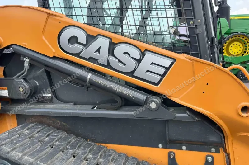 2013 Case TV380 photo 37