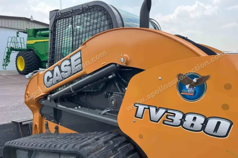2013 Case TV380 photo 28