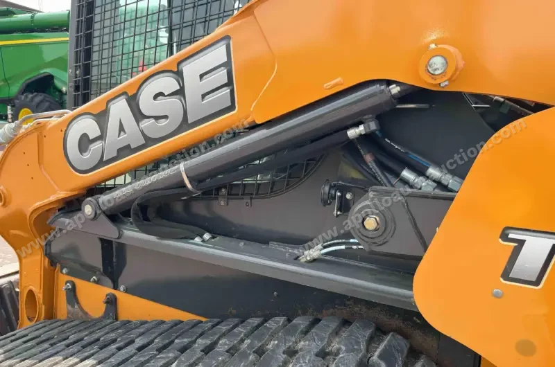 2013 Case TV380 photo 19