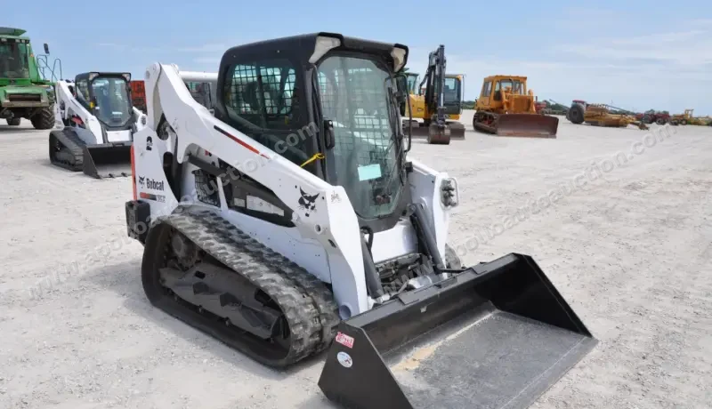 2016 Bobcat T595 photo 3