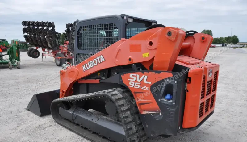 2017 Kubota SVL95-2S photo 7