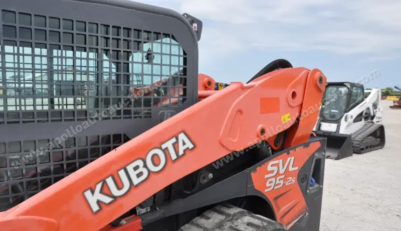 2017 Kubota SVL95-2S photo 13
