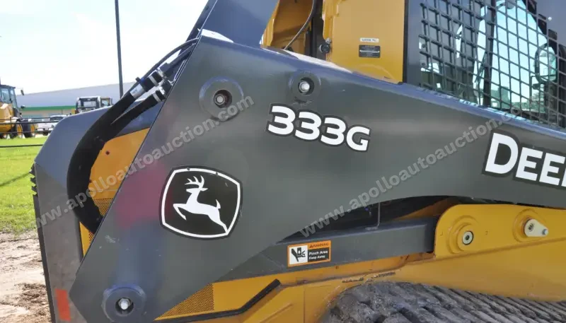 2018 John Deere 333G photo 30