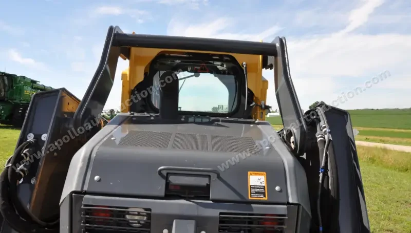 2018 John Deere 333G photo 26