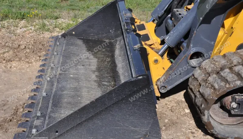 2018 John Deere 333G photo 15